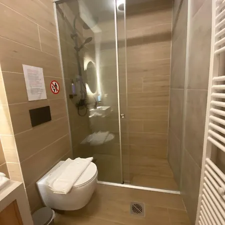 דירות Aristi Boutique Stonehouse With Attic מראה חיצוני תמונה