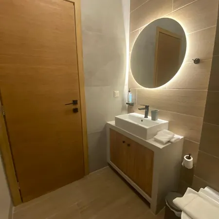 דירות Aristi Boutique Stonehouse With Attic מראה חיצוני תמונה