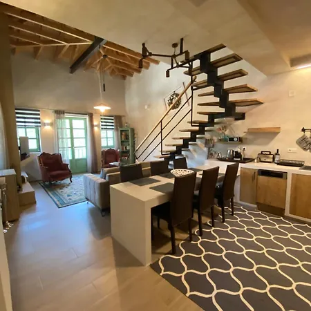 דירות Aristi Boutique Stonehouse With Attic מראה חיצוני תמונה