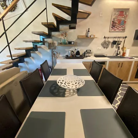 דירות Aristi Boutique Stonehouse With Attic מראה חיצוני תמונה