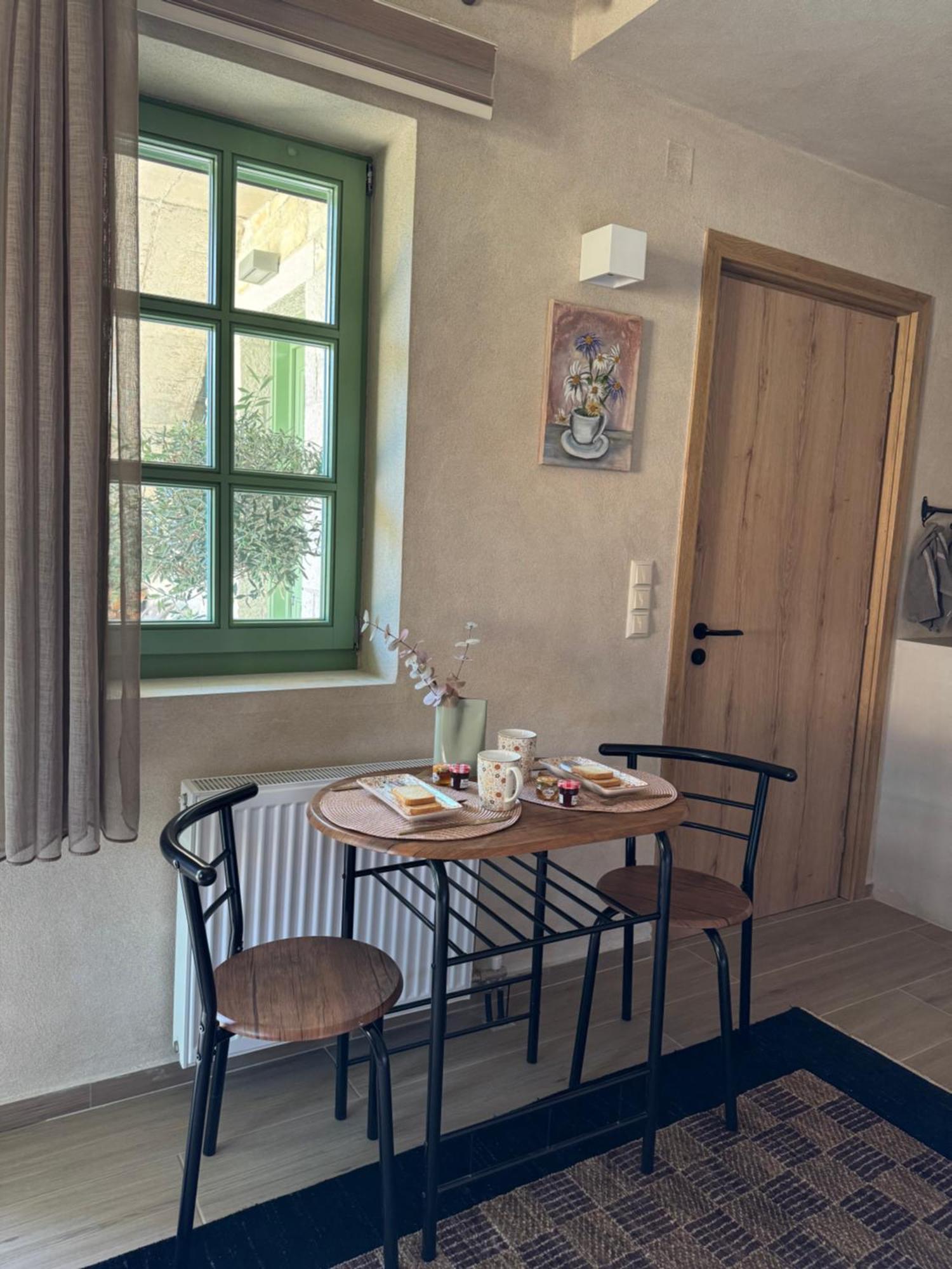 Boutique Stonehouse With Attic Apartment
