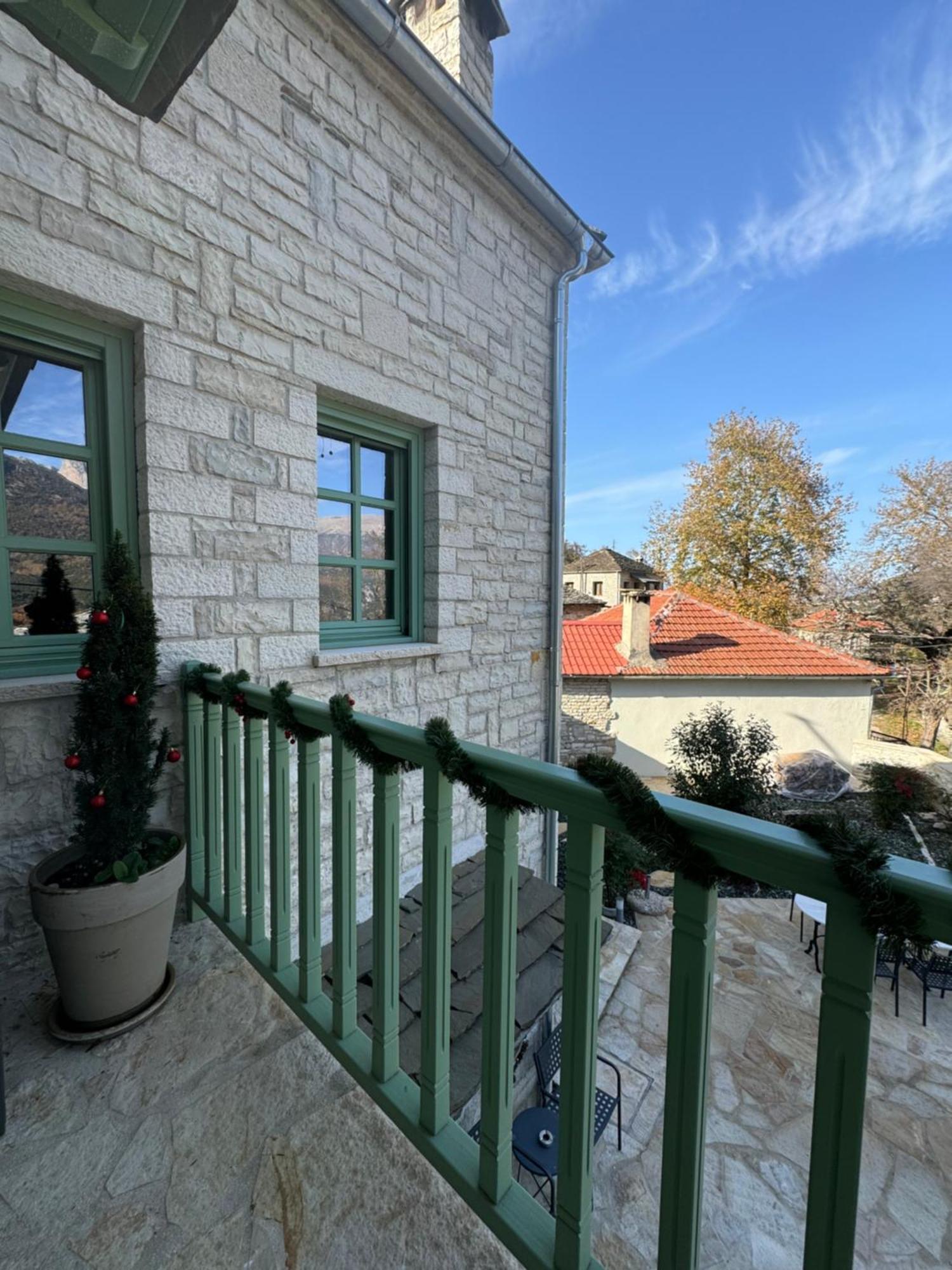 Boutique Stonehouse With Attic Aristi