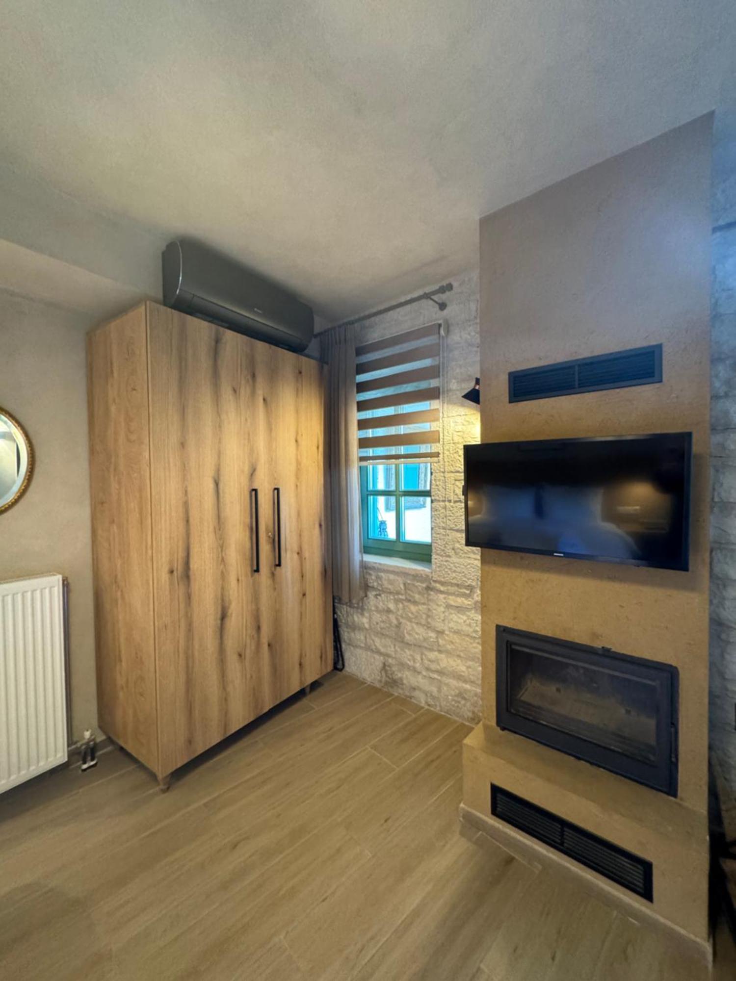Boutique Stonehouse With Attic