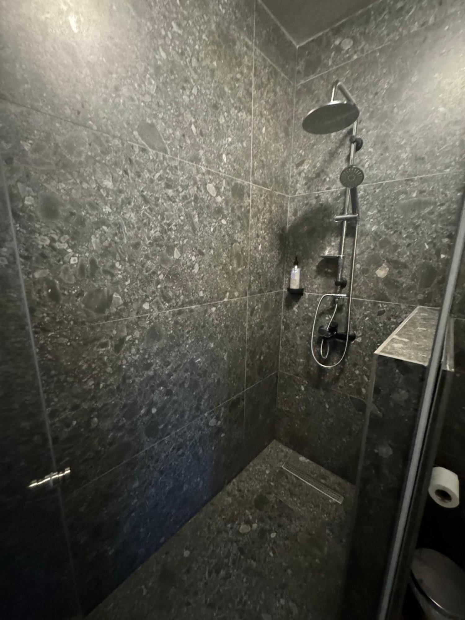 Boutique Stonehouse With Attic Aristi